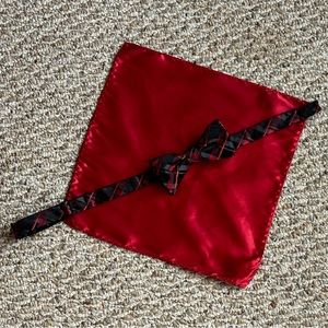 EUC Red and black argyle adjustable bowtie with a red satin pocket square